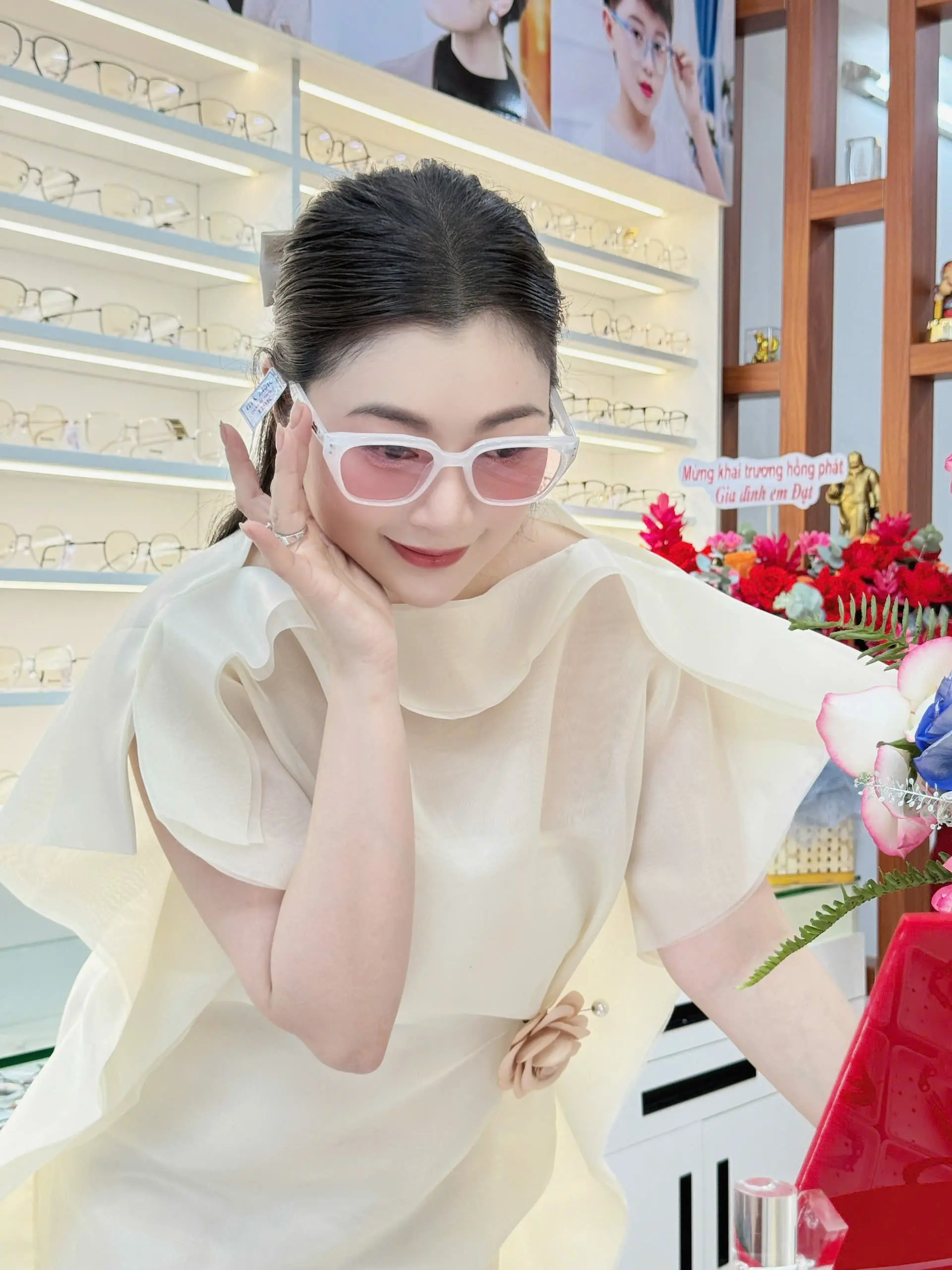 Mắt kính Asin